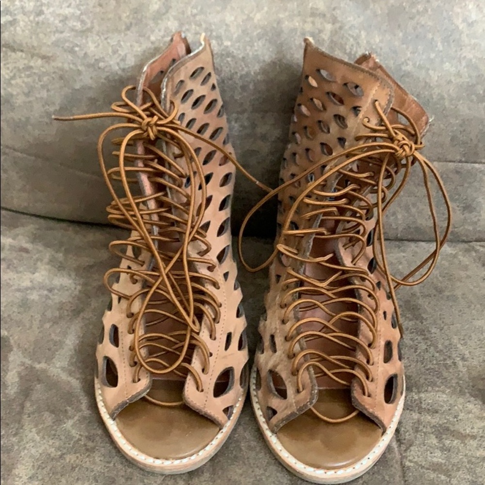 Jeffrey Campbell vintage lace up booties!!